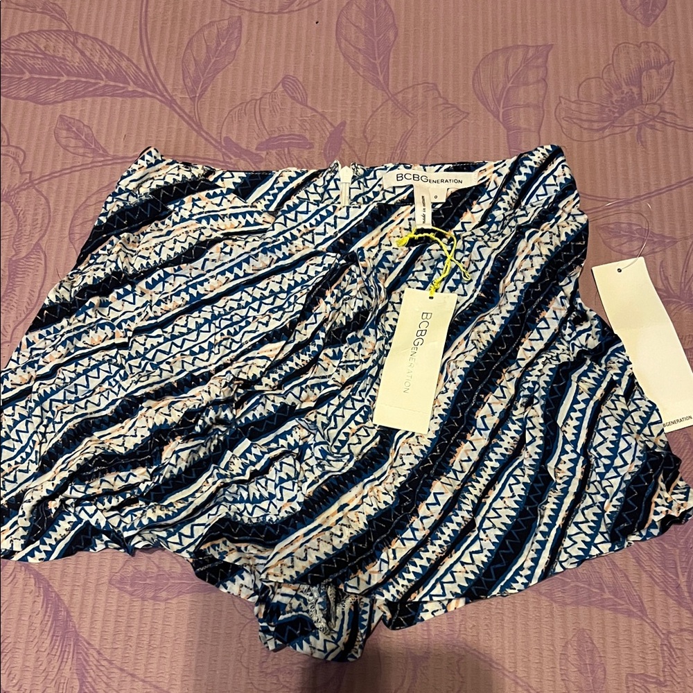 BCBGeneration Navy and White Geometric High-Waist Shorts